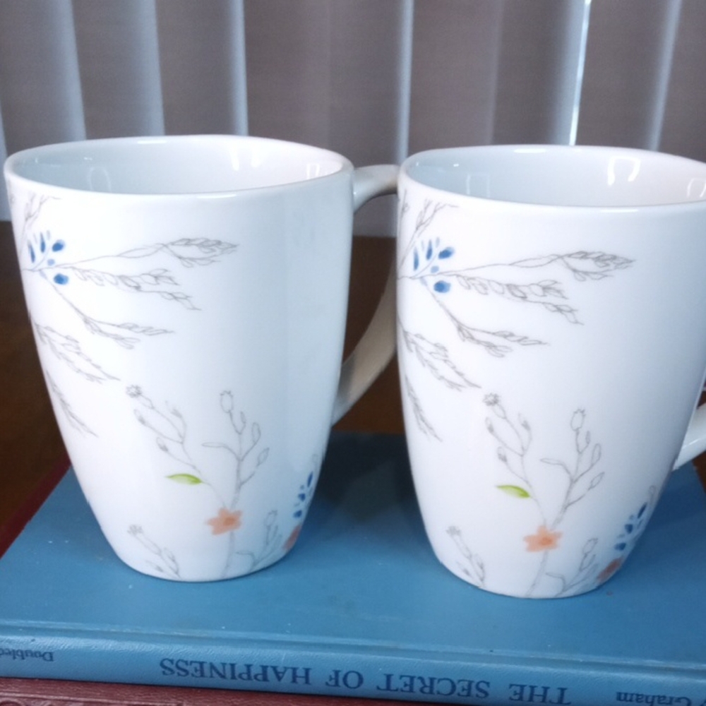 Vintage Corelle Boutique Adlyn Porcelain Mugs - Picture 6 of 6
